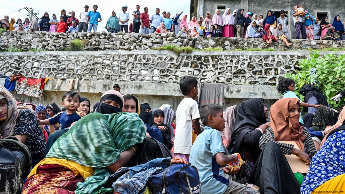 Bangladesh Why are Rohingya refugees fleeing to Indonesia DW