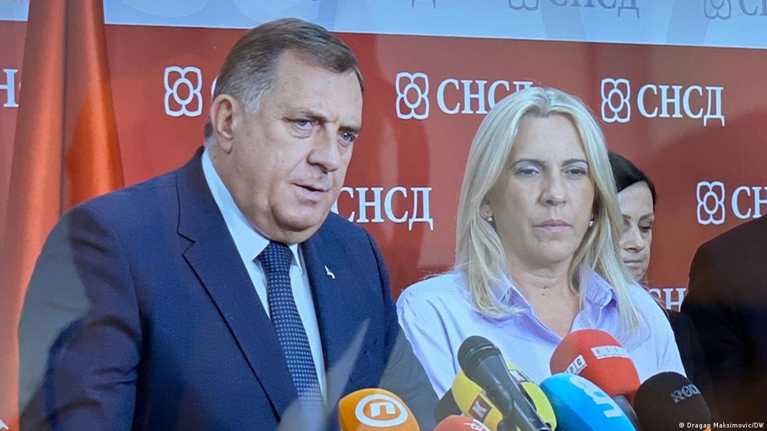 Milorad Dodik i Željka Cvijanović se obraćaju novinarima