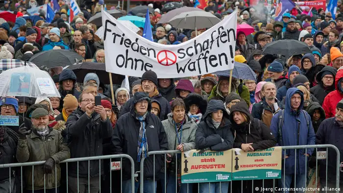 要求停止军援、“接受和平”的声音高涨：11月25日柏林的和平示威