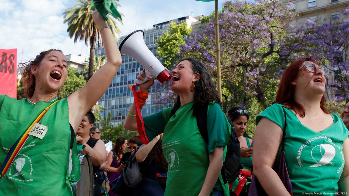 Protesta en Buenos Aires contra las violencias contra las mujeres, en el Día de la Eliminación de la Violencia contra las Mujeres