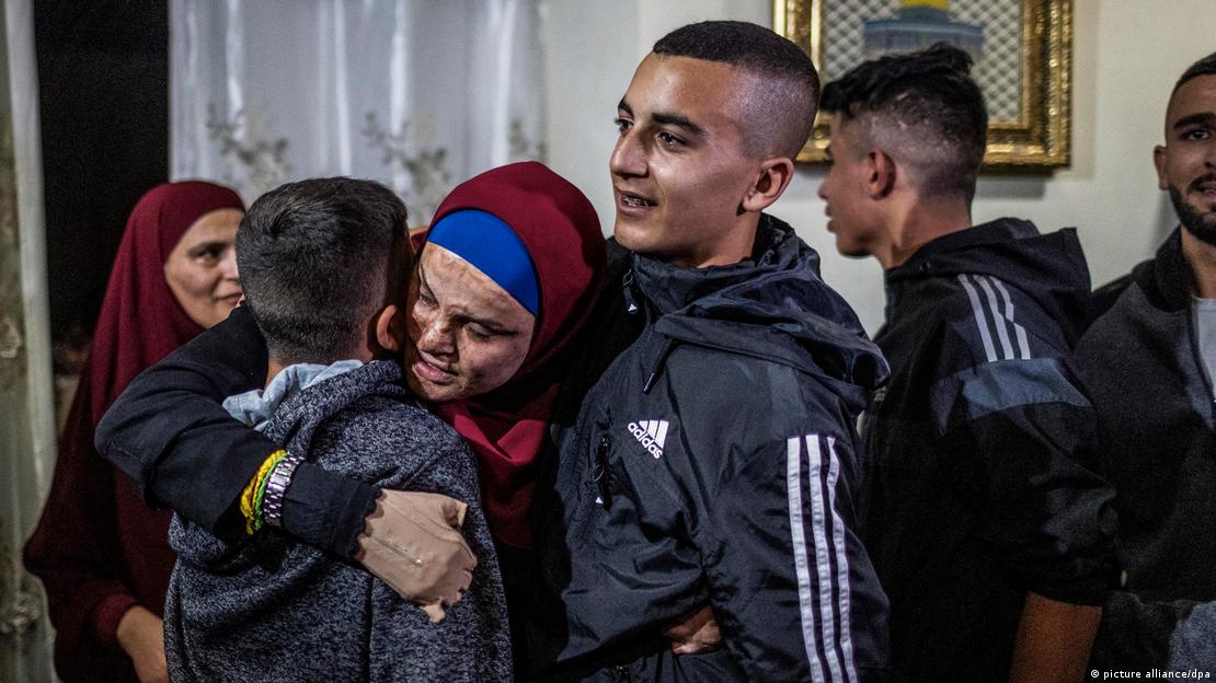 Palestinka puštena iz izraelskog zatvora sa porodicom u Istočnom Jerusalimu