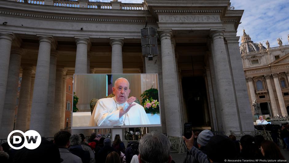 Paus Franciscus lijdt aan longontsteking terwijl de angst voor de gezondheid groeit – DW – 26/11/2023