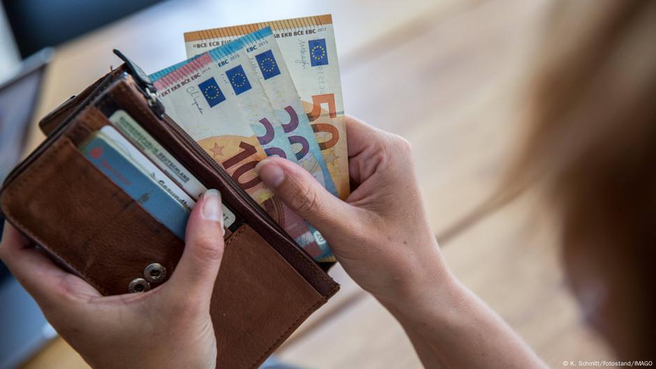 Sondaż: Niemcy boją się o swoje finanse. Polacy też