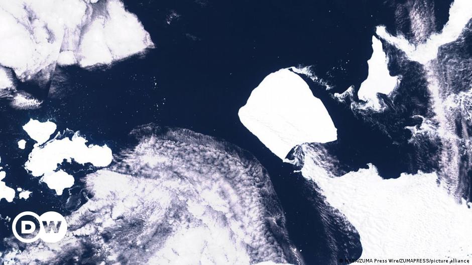 El iceberg más grande del mundo se dirige a mar abierto