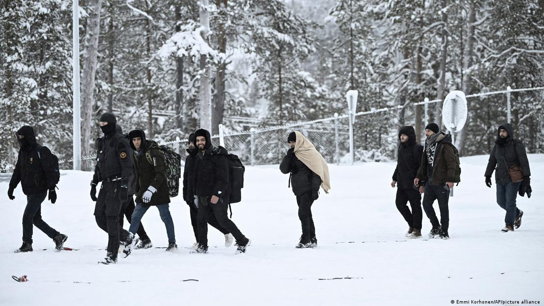 Emigrantë duke kaluar kufirin Finlandë Rusi 