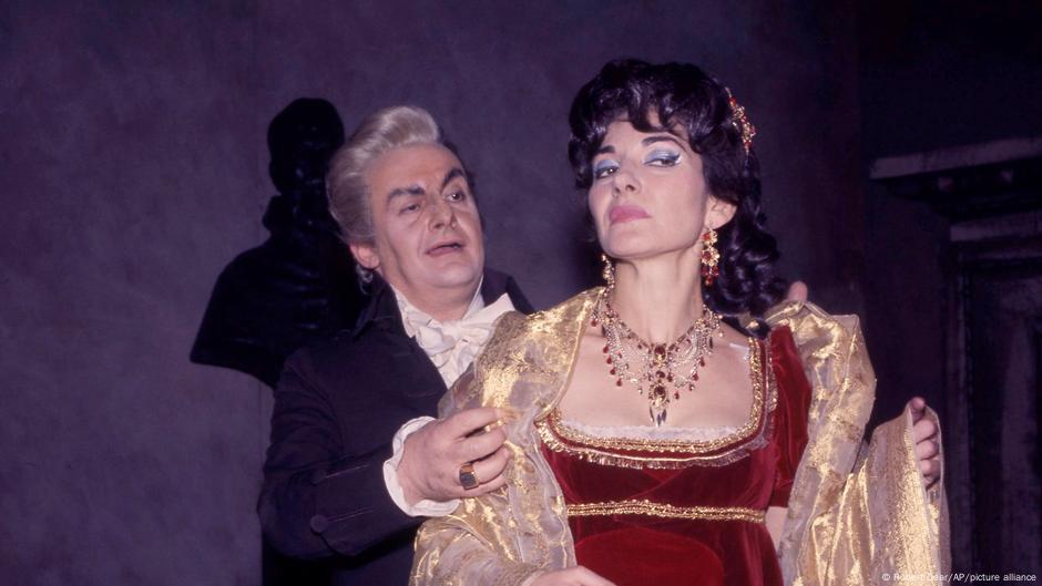 Tito Gobi i Marija Kalas, prijatelji i kolege, opera Toska u Kovent gardenu, 1965.