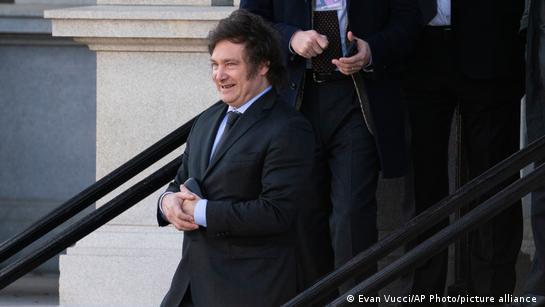 Argentina: Javier Milei announces deregulation of economy