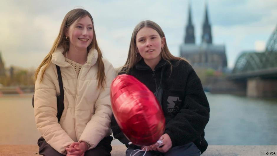 Tales of love and devotion – DW – 07