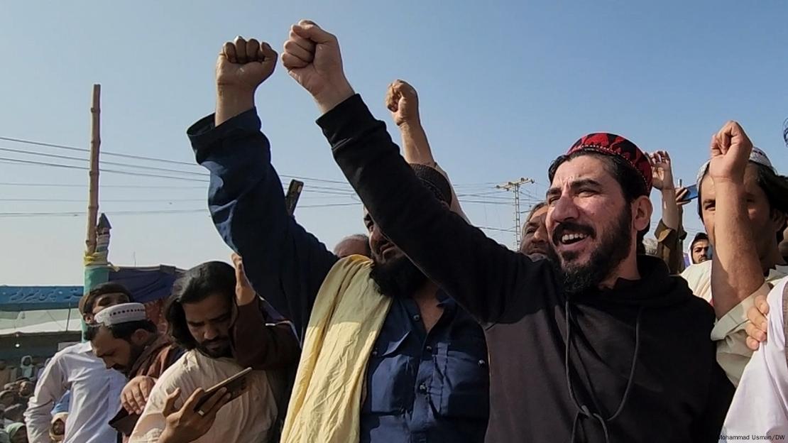 د پښتون ژغورنې غورځنګ مشر منظوراحمد پښتین د چمن ولسي پرلت ته د وینا پرمهال د پښتون ژغورنې غورځنګ مشر منظوراحمد پښتین د چمن ولسي پرلت ته د وینا پرمهال