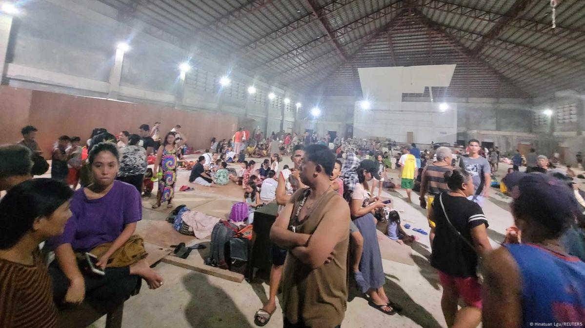 Philippines tsunami threat