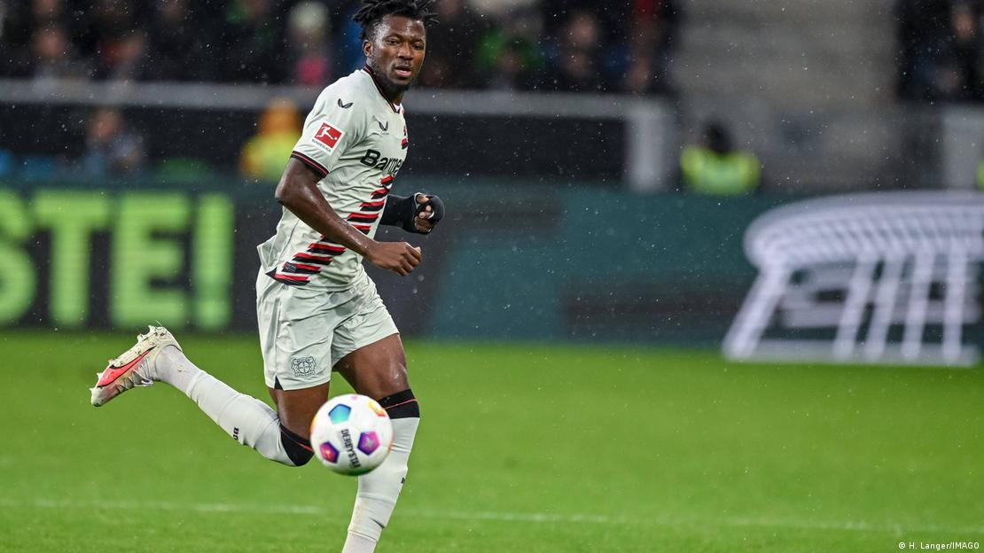 Edmund Tapsoba in action for Leverkusen against Hoffenheim