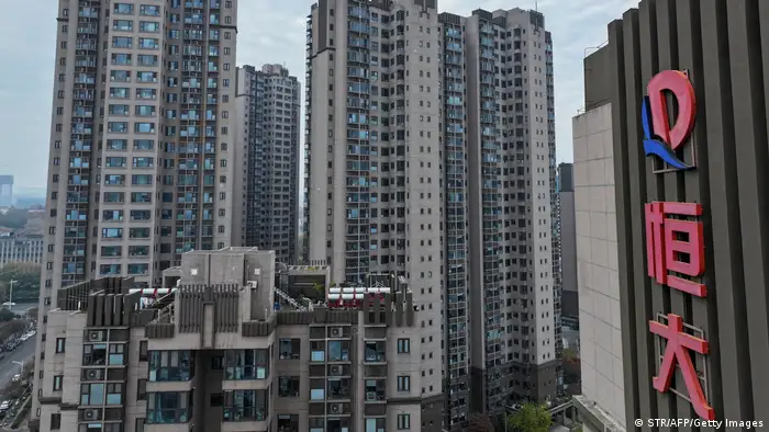 房地产问题仍是拖累中国经济的主要因素。图为南京的恒大建案。（资料照）