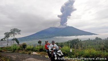 Indonesia volcano: What we know about Mount Marapi