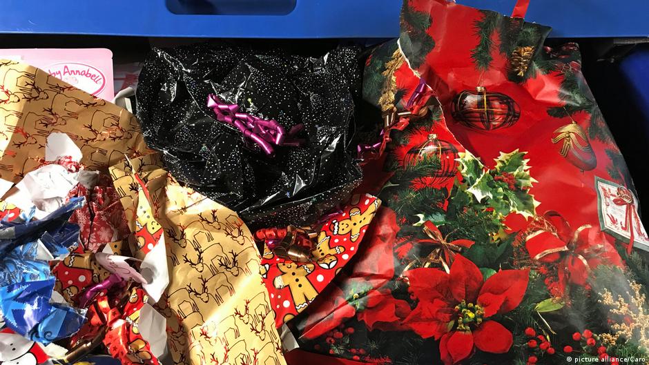 Choinki i niechciane prezenty. Co z nimi robić po świętach?