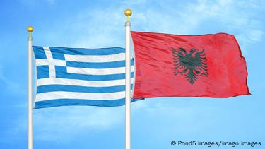 знамиња грција Албанија