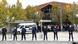 Policija ispred zgrade škole nakon ubistva nastavnika Policija ispred zgrade škole nakon ubistva nastavnika