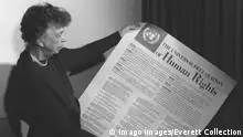 Eleanor Roosevelt holding United Nations Universal Declaration of Human Rights. 1949. She was chair of UN Human Rights Commission that produced the document. BSLOC2013665 Courtesy Everett Collection PUBLICATIONxINxGERxSUIxAUTxONLY Copyright: xCourtesyxEverettxCollectionx HISL035 EC528