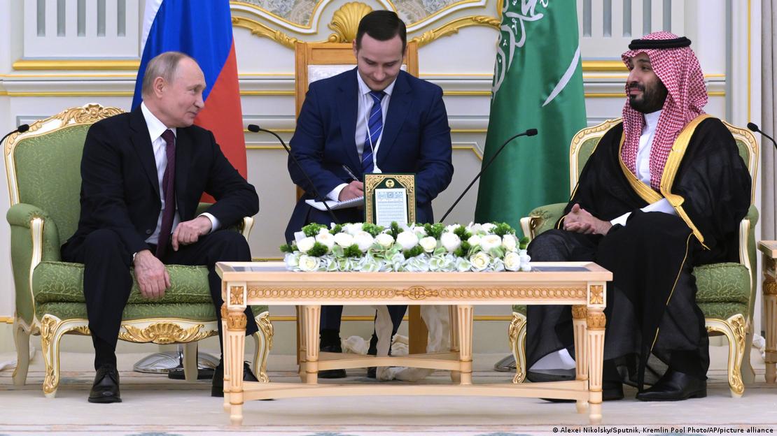 زار فلاديمير بوتين الرياض، والتقى بولي العهد الأمير محمد بن سلمان، مؤكدا على تطوير العلاقات بينهما