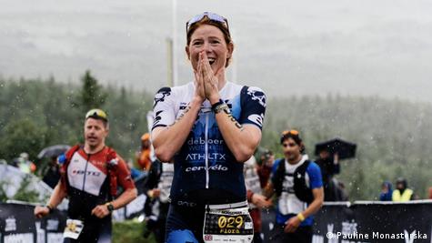 La científica del deporte Flora Colledge tras su victoria en el triatlón extremo Norseman 2023, en Noruega. La científica del deporte Flora Colledge tras su victoria en el triatlón extremo Norseman 2023, en Noruega.
