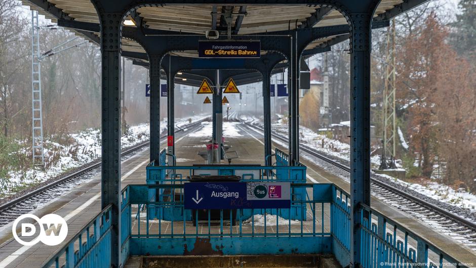 Warnstreik der Lokführer lähmt den deutschen Bahnverkehr