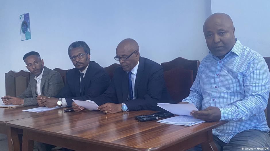 ለእሑድ ኅዳር 30 የተጠራው ሰላማዊ ሰልፍ ተራዘመ ለእሑድ ኅዳር 30 የተጠራው ሰላማዊ ሰልፍ ተራዘመ