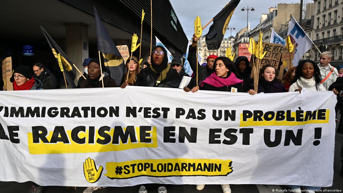 Διαδήλωση στο Παρίσι κατά του μεταναστευτικού νομοσχεδίου