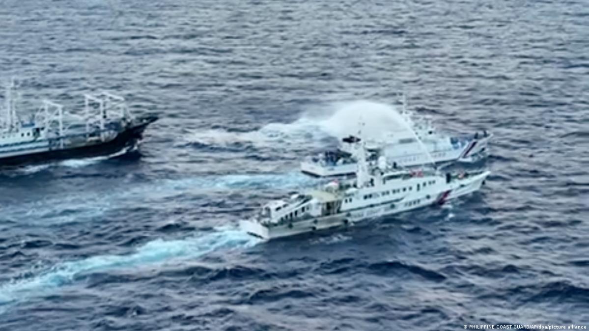 南海撞船事件: 菲律宾召见中国大使,中国反驳“抹黑”