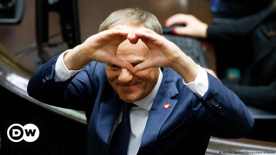 Donald Tusk zaprzysiężony na premiera Polski – DW – 13.12.2023
