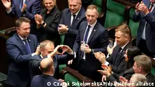 亲欧派图斯克当选波兰总理: “为自由民主和平起义”