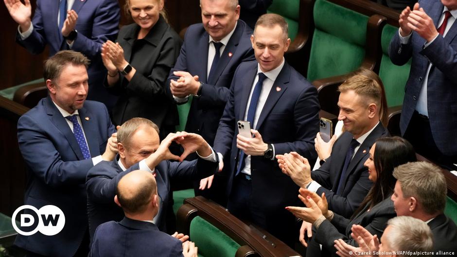 Parlament wybiera Donalda Tuska na premiera – DW – 12.11.2023