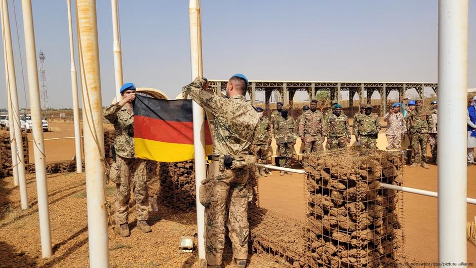 Mali: German Bundeswehr Soldiers Depart As UN Mission Ends – DW – 12/12 ...