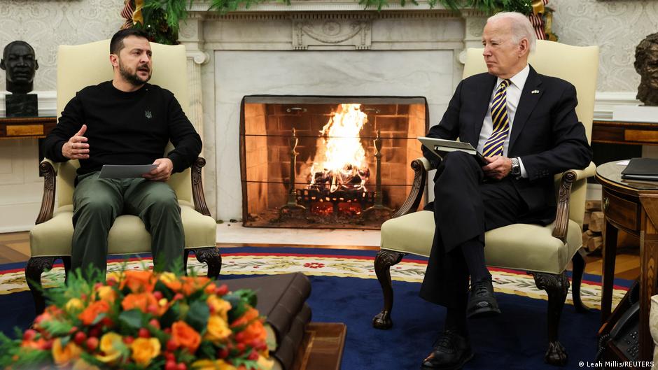 Ukraine updates: Zelenskyy meets with Biden in White House – DW – 12/12/2023 - Vimarsana News