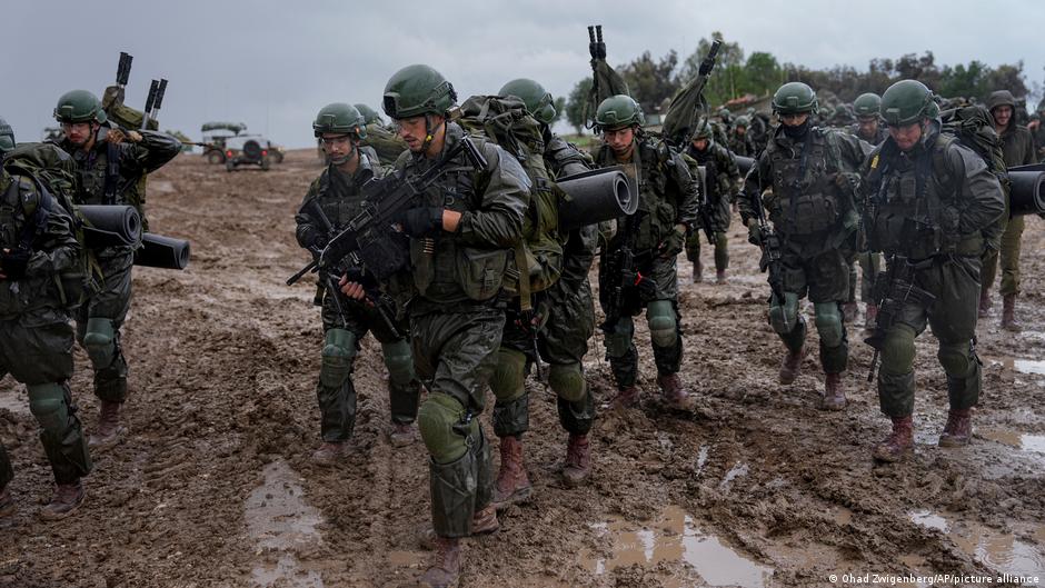 Israel-Hamas war: Army recovers bodies of hostages in Gaza – DW – 12/15/2023 - Vimarsana News