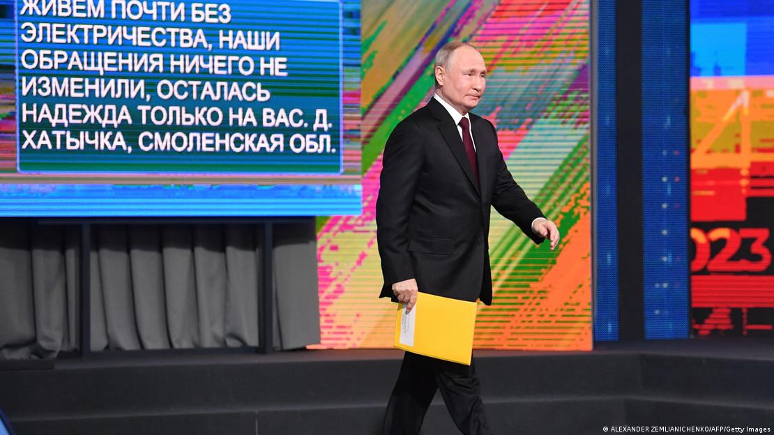 Putini rruges per konferencen e shtypit