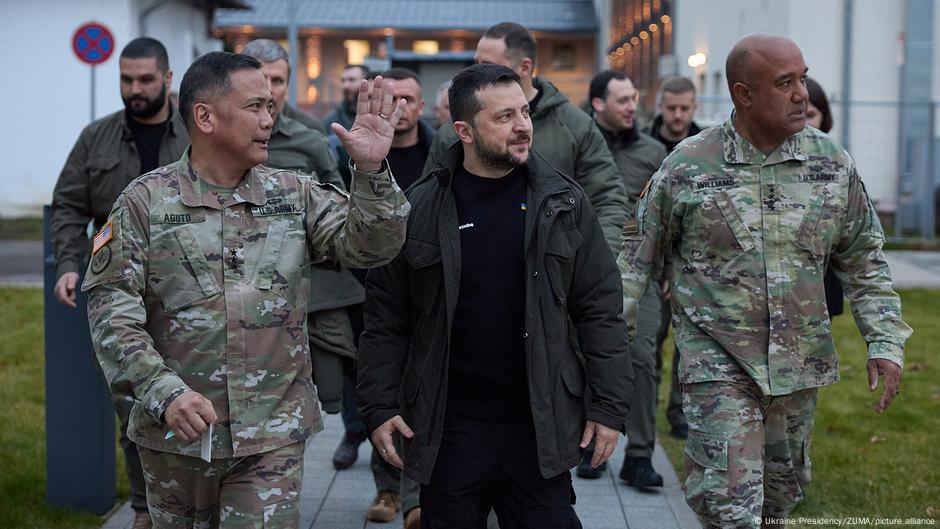 Ukrajinski predsednik Volodimir Zelesnki u poseti glavnoj komandi vojske SAD za Evrop i Afriku - u Visbadenu u Nemačkoj 14.12.2023.