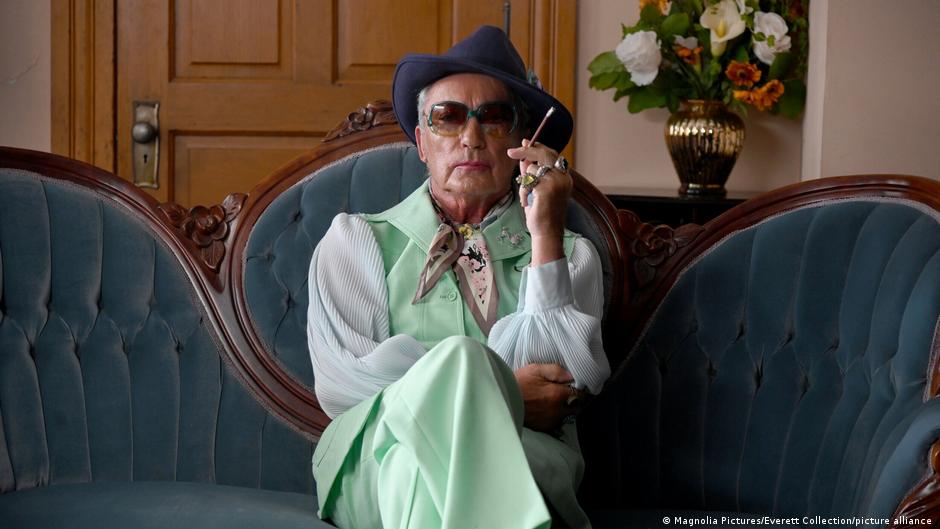 Udo Kir u filmu Swan Song (2021) Labudova pesma