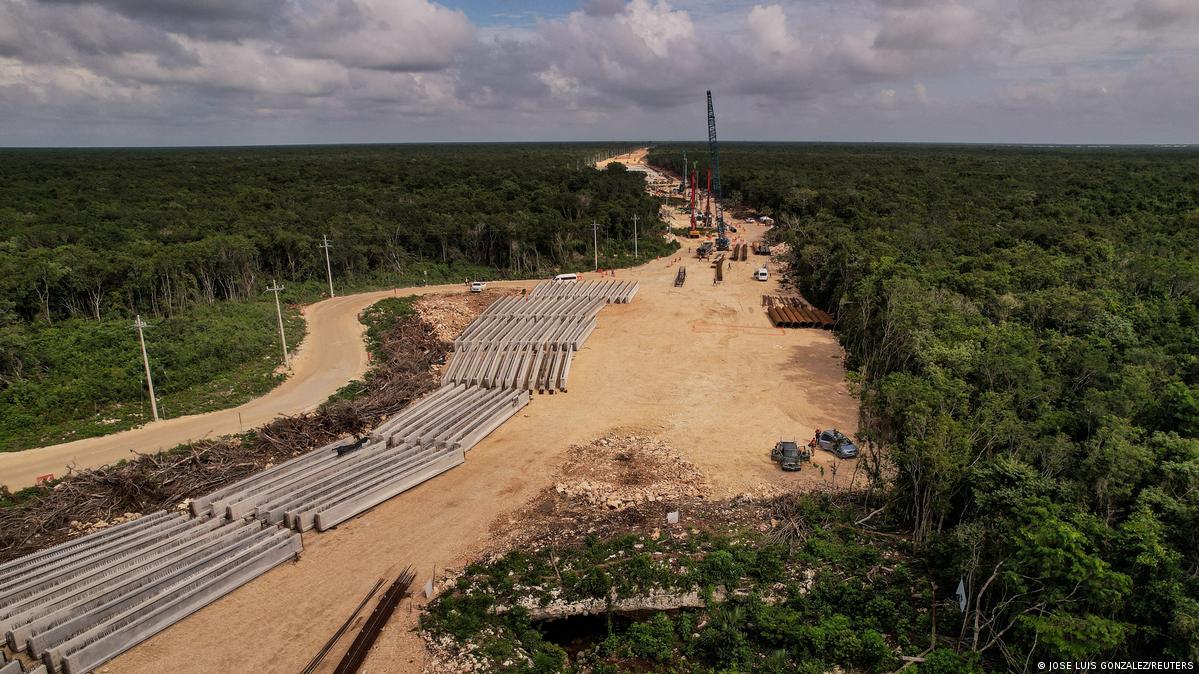 Con el tren maya a través de la selva mexicana
