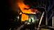 Una de las viviendas incendiadas tras el ataque ruso. Una de las viviendas incendiadas tras el ataque ruso.