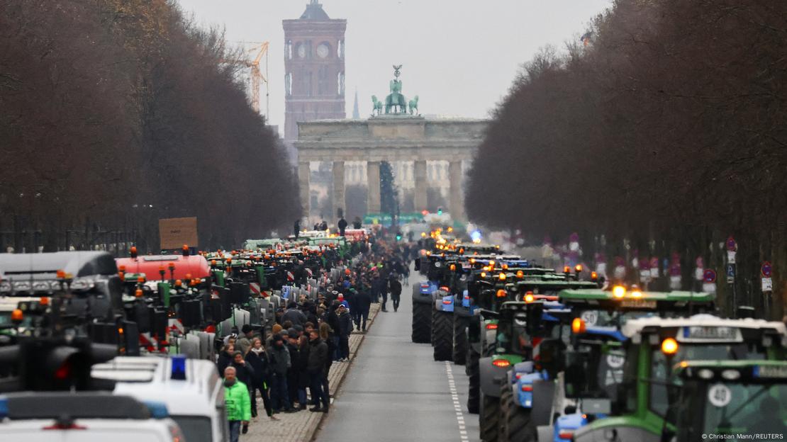 Traktore ne radhe protestojne para Portes se Brandenburgut