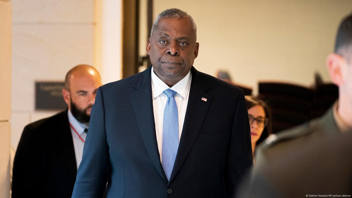 US Defense Secretary Lloyd Austin in hospital — Pentagon – DW – 01/06/2024