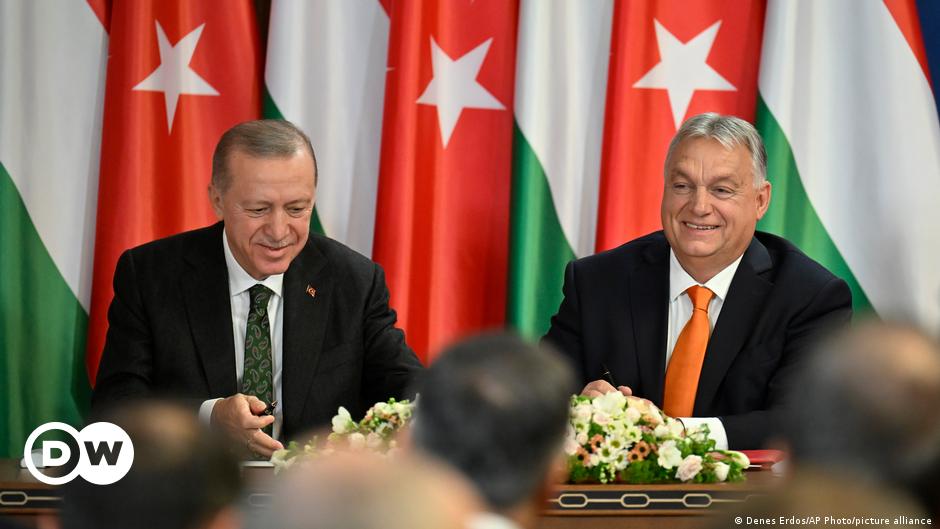 Erdogan és Orbán szorosabb kapcsolatokat ígért a budapesti találkozón – DW – 2023.12.18.