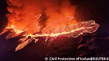 18.12.2023
A volcano spews lava and smoke as it erupts in Grindavik, Iceland, December 18, 2023. Civil Protection of Iceland/Handout via REUTERS THIS IMAGE HAS BEEN SUPPLIED BY A THIRD PARTY. NO RESALES. NO ARCHIVES. MANDATORY CREDIT