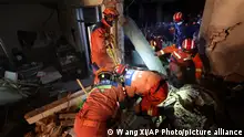 甘肃6.2级地震 低温成救灾挑战
