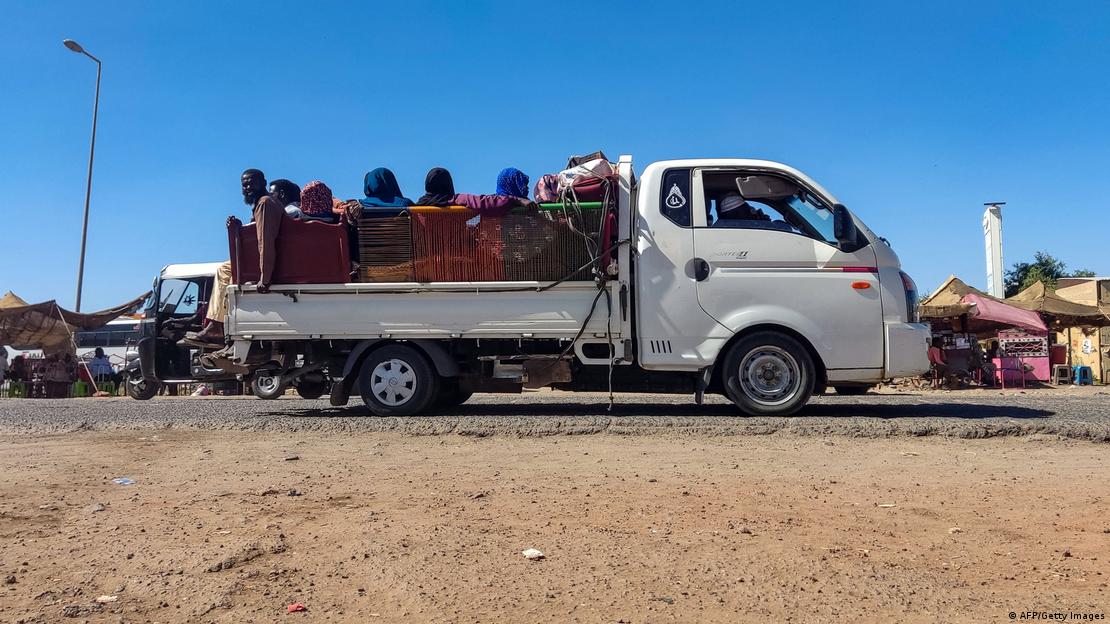 At least 250,000 to 300,000 people have fled El Gezira since the eruption of clashes four days ago, according to the International Organization for Migration