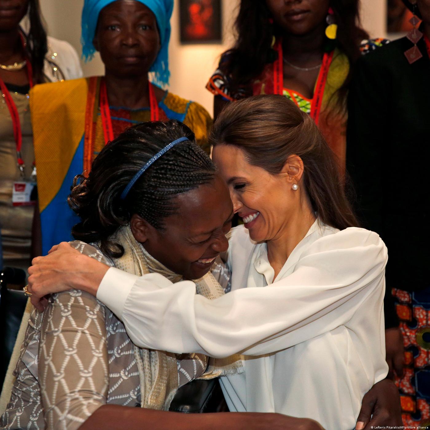 Neema Namadamu : tous ensemble pour faire communauté (2/2)