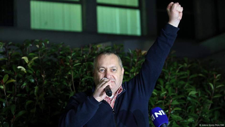 Srđan Milivojević na protestiam u Nišu, posle izbora u Srbiji u decembru 2023.