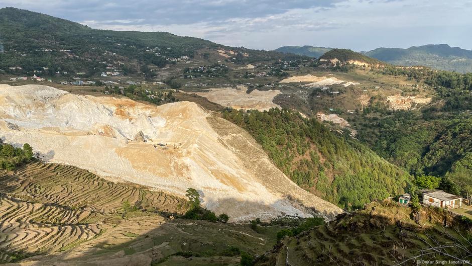 India's soapstone mining industry digs up problems DW 12/26/2023