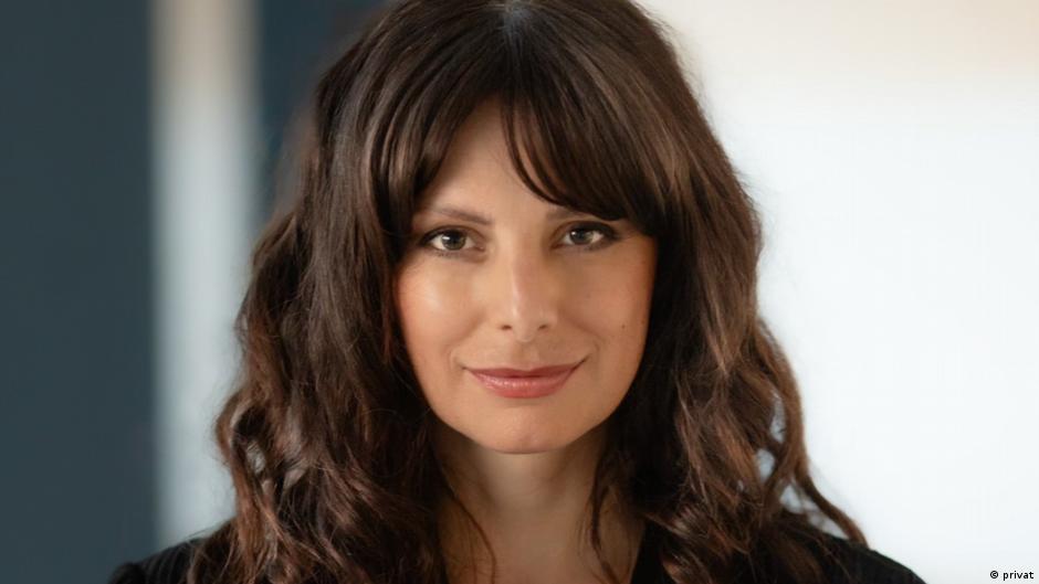 Яна Титова: \"За здрав разум, за да правим правилните неща\" – DW – 1.01.2024