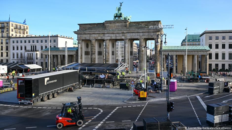 Berlin prepares for another rowdy New Year's Eve – DW – 12/30/2023 - Vimarsana News