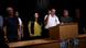 El líder sindical gesticula tras el atril acompañado de varios correligionarios. El líder sindical gesticula tras el atril acompañado de varios correligionarios.